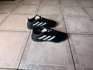 Adidas Football Shoes Size 7