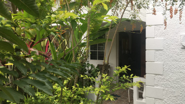 3 Bedrooms Home In A Garden
