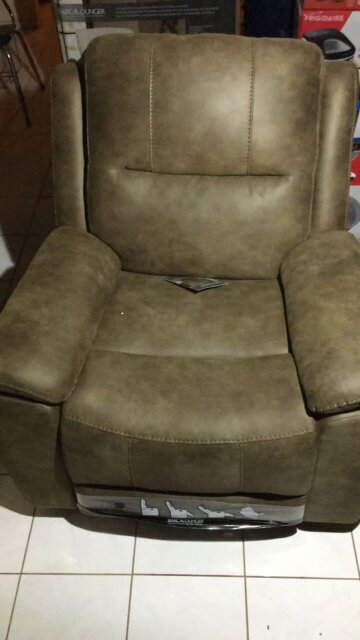 New Electric Recliner Never Used Sofas Treasure Beach