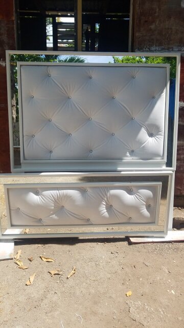 Queen Size Mirrored Upholstery Bed (done To Order)