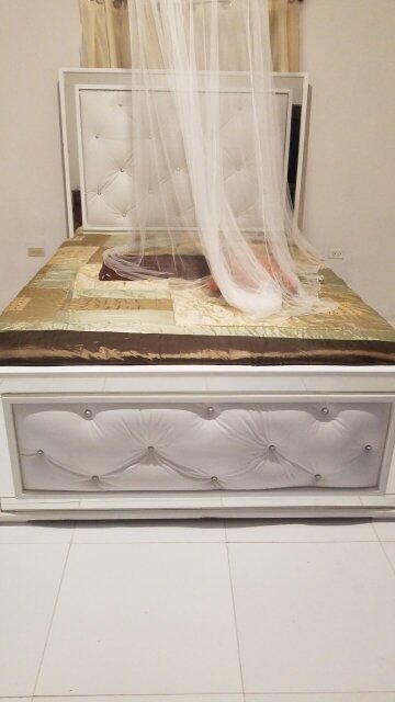 Queen Size Mirrored Upholstery Bed (done To Order)