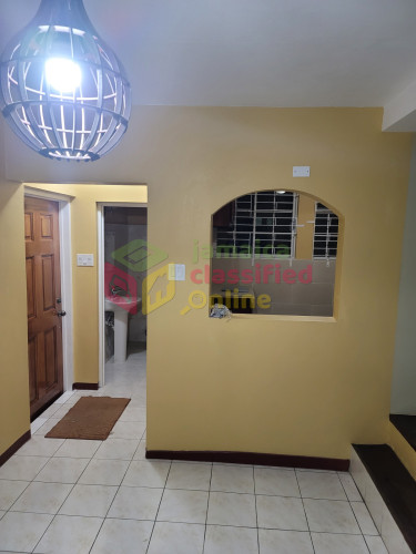 2 Bedroom Townhouse In The Hope Rd.Kingston 6 Area