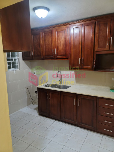 2 Bedroom Townhouse In The Hope Rd.Kingston 6 Area