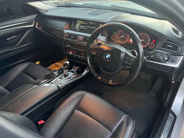 2013 BMW  5Series 520i
