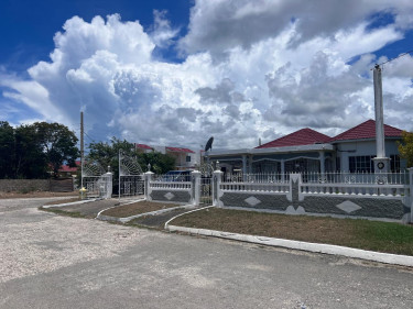 4 Bedroom House For Sale