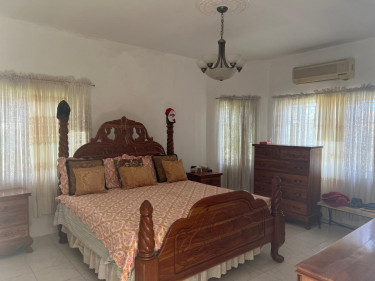 4 Bedroom House For Sale