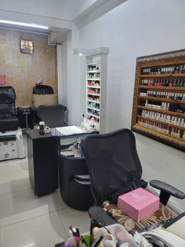 Hair Sylist And Nail Tech Booth For Rent Shops & Booths Half Way Tree