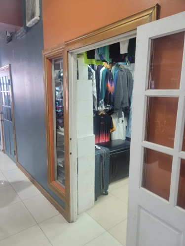 Store Space For Rent-Weekly