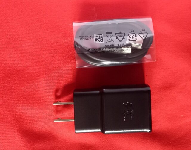 Original Samsung Charging Adapter & Cable Type C