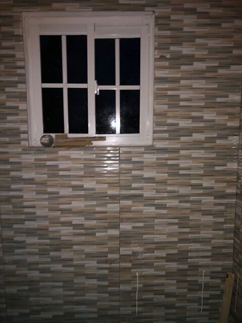 2 Bedrooms 1 Bathroom Apartment