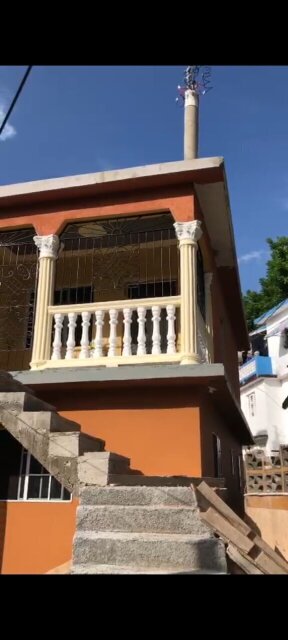 2 Bedrooms And 1 Bathroom House