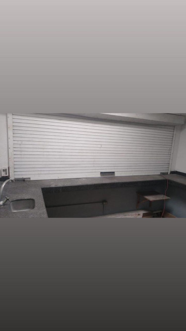 Bar And Grill For Rent On Oak Park Plaza