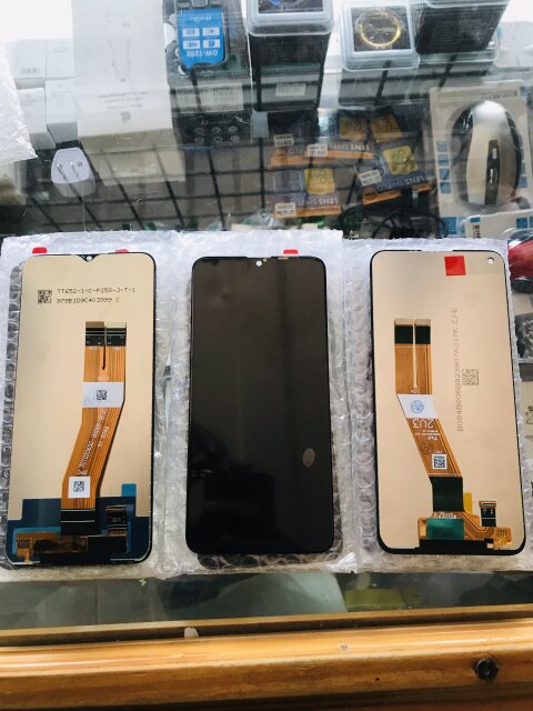 IPhone And Samsung Galaxy Screens And Batteries