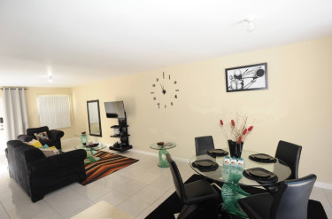 2 Bedroom Fully Furnished Townhouse 