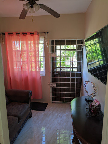 3 Bedrooms/3 Bathrooms Furnished With Solar 