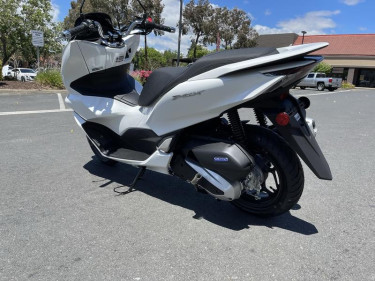 2022 Honda-Motorcycle-Scooter PCX ABS