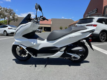 2022 Honda-Motorcycle-Scooter PCX ABS