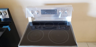 NEW SAMSUNG 30inch Electric Stove With Conv Oven