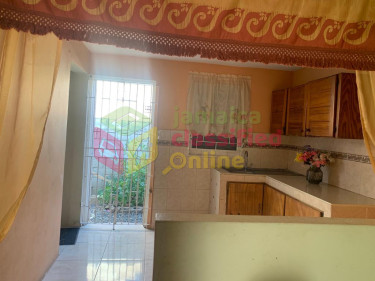 2 1/2 Bedroom, 1 Bathroom, Waterford