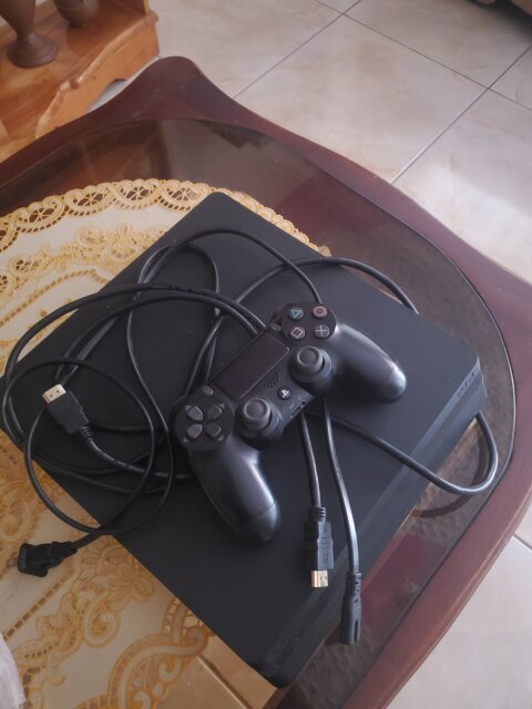 Play Station 4 Slim Fifa 23&22