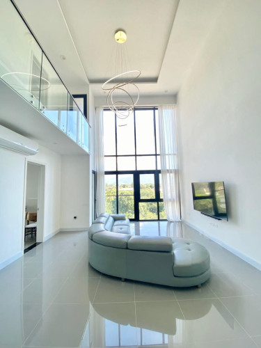 Exquisite 3Bed 4Bath Penthouse