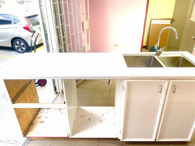 Porcelain Countertop With Storage