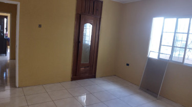 Spacious 5 Bedroom 3 Bathroom Bungalow 