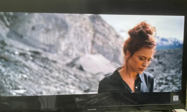  Samsung 32 Inch HD SMART Television 