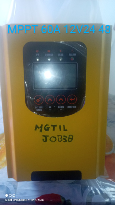 MGTILS JOB38  NEW Touch Screen MPPT SOLAR 60A12V48