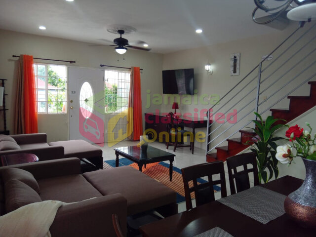 (BEACH ACCESS,POOL,GYM,HOT TUB,SMOKING AREA)