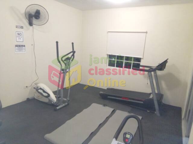 (BEACH ACCESS,POOL,GYM,HOT TUB,SMOKING AREA)