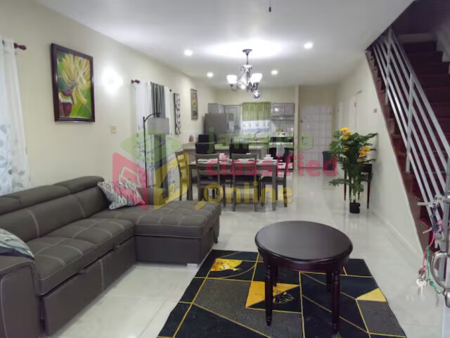 (BEACH ACCESS,POOL,GYM,HOT TUB,SMOKING AREA)