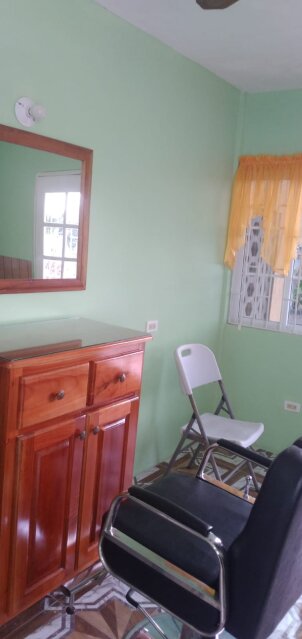 Barber & Beauty Station