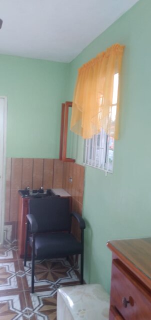 Barber & Beauty Station