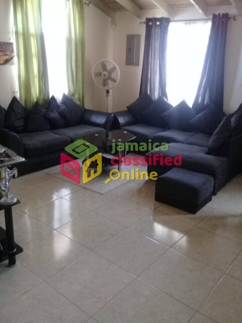 Spacious 2 Bedrooms Apartment In Gated Community