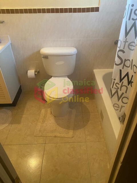 Spacious 2 Bedrooms Apartment In Gated Community
