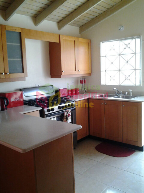 Spacious 2 Bedrooms Apartment In Gated Community