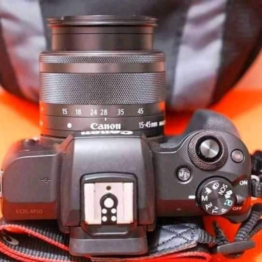 Canon EOS 
