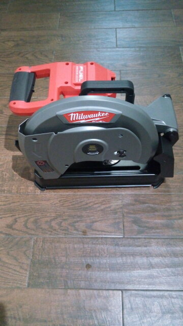 Milwaukee 14-in Abrasive Chop Saw Battery Powered