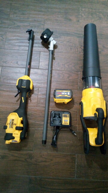 DeWalt 60 Volt Weed Wacker And Blower Set