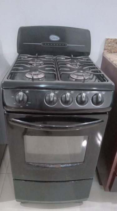 Used Cetron 4 Burner Gas Stove