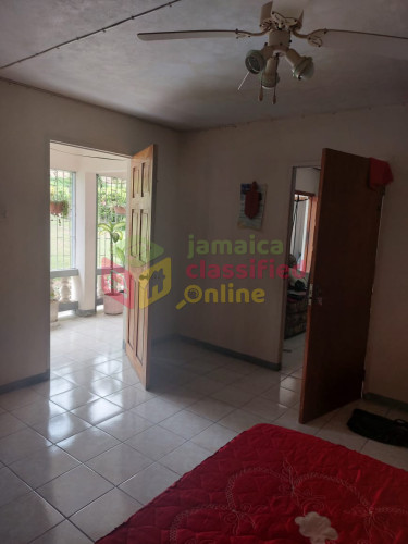 8 Bedrooms 4 Baths Latium 1 Acre With 3 Houses