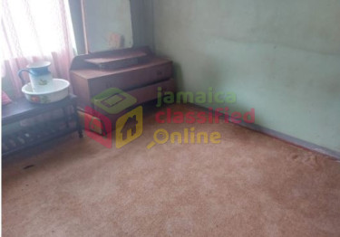 8 Bedrooms 4 Baths Latium 1 Acre With 3 Houses