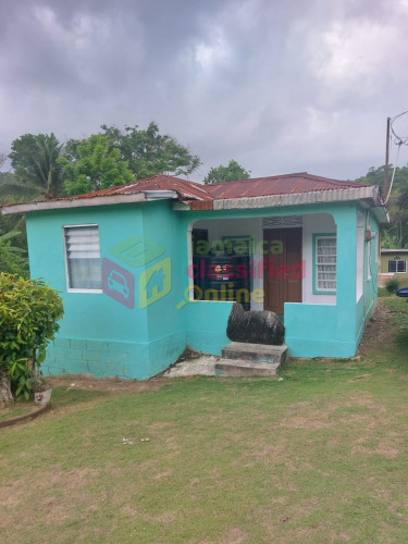 8 Bedrooms 4 Baths Latium 1 Acre With 3 Houses