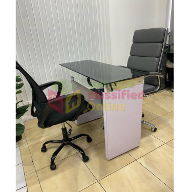 NAIL TABLE NAD POLISHG RACK ONLY FOR SALE