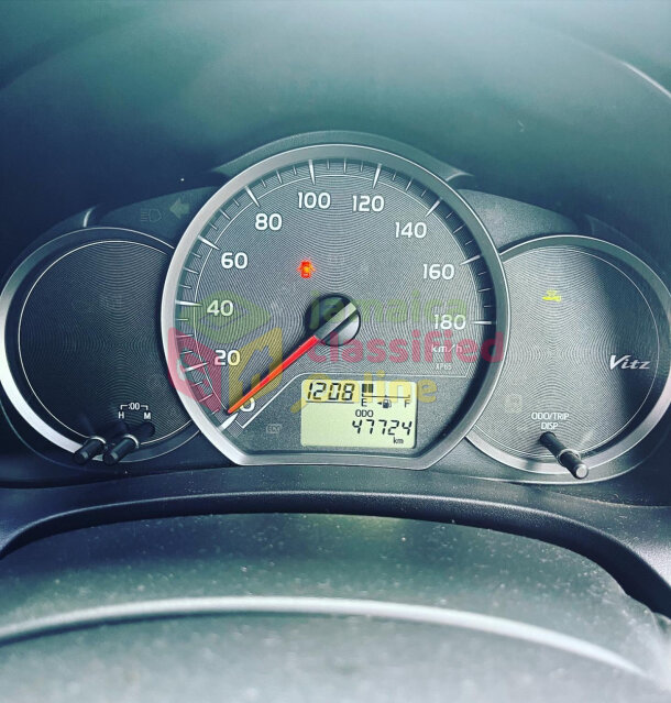 2013 Toyota Vitz Button Start