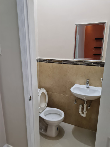 1200 Sq Ft 2 Bedroom/ 2 1/2 Bath Apt 