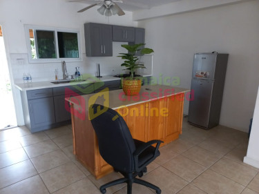  2 Bedroom 2 Bath New T/house