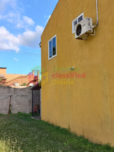  2 Bedroom 2 Bath New T/house