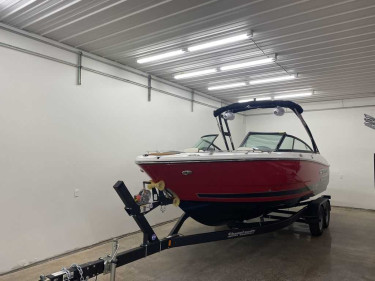 Used 2022 Monterey 238SS Ski And Wakeboard Boat